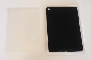 04_ipad_air2_elecom_silicon_case_and_film.jpg