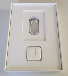08_ipad_air2_usb_lightning-cable.jpg