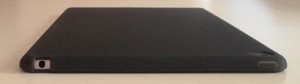 24_ipad_air2_elecom_silicon_case_head_earphone.jpg