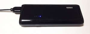 05_anker_astro_e4_charging-_iphone6plus.jpg