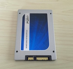 4_Crucial_CT256MX100SSD1_body.jpg