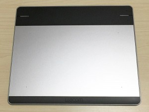8_intuos_cth-480_s1_unbox_info_body.jpg