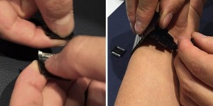 applewatch-linkbracelet-fitting-6-put.jpg