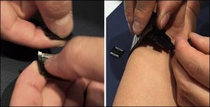 applewatch-linkbracelet-fitting-6-put_thumb.jpg