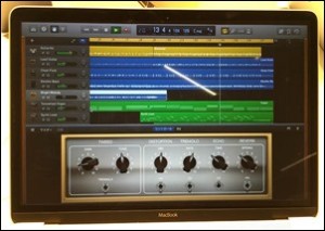 macbook-2015-31-garageband-effector_thumb.jpg