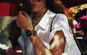30-applewatch-hermes-fitting_thumb.jpg