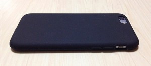 8-ibuffalo-silicone-case-BSIP15CSBK-2.jpg
