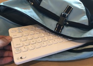 1-bluetooth-keyboard-bag-in.jpg