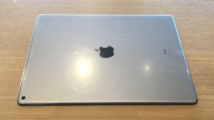 12-ipad-pro-12-9-glass-film-back-put.jpg