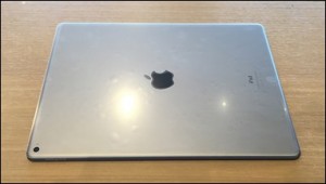 12-ipad-pro-12-9-glass-film-back-put_thumb.jpg