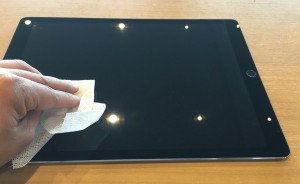 16-ipad-pro-12-9-glass-film-cloth-clean.jpg