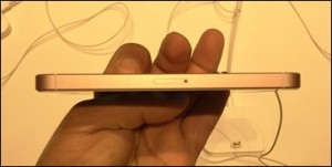 5_iphone_se_sim_slot_thumb.jpg