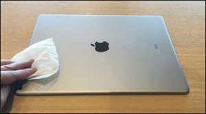 9-ipad-pro-12-9-glass-film-wet-tissue-cleaning-backpanel_thumb.jpg