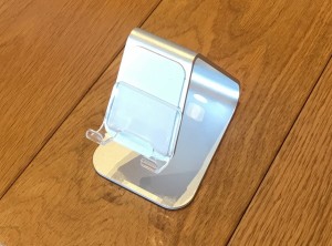 9-iphone-stand.jpg