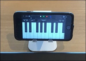 iphone-stand_thumb.jpg