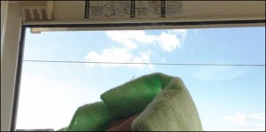 window-water-cloth-clean_thumb.jpg