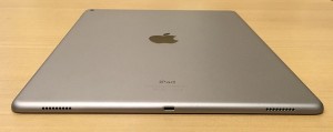15-ipad-pro-speaker-lightning-cable.jpg