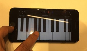 12-iphone7-plus-garageband.jpg