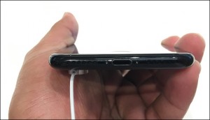 5-iphone7-speaker_thumb.jpg