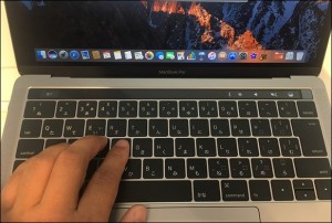 1-macbookpro-touchbar-home-position_thumb.jpg