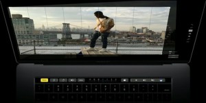 24-macbookpro-touchbar-picture.jpg