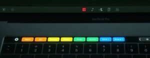 4-macbookpro-touchbar-dj-app-se_thumb.jpg