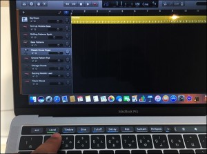 81-macbookpro-touchbar-garageband-volume_thumb.jpg