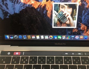 9-macbookpro-touchbar-music-position-slider.jpg