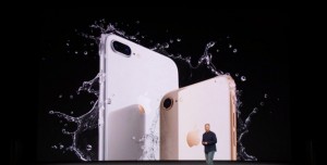 23-iphone8-water-dsut.jpg