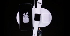 170-iphonex-wireless-pad-on-iphone-applewatch-airpods.jpg