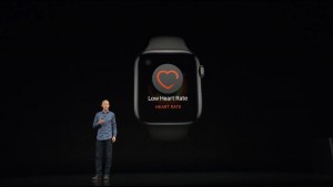 04-applewatch4-electrocardiogram.jpg
