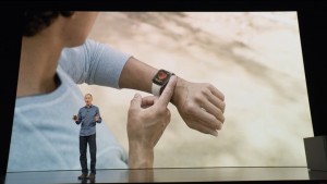 08-applewatch4-electrocardiogram_thumb.jpg
