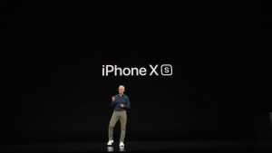 1-iphone-xs_thumb.jpg