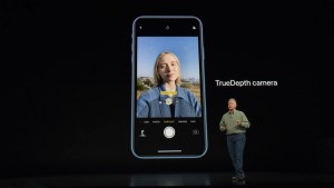 12-iphone-xr-camera.jpg