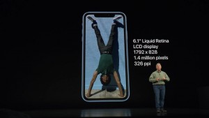 4-iphone-xr-lcd.jpg
