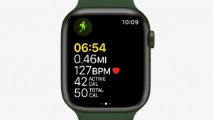 39-apple-watch7-fitness-activity.jpg